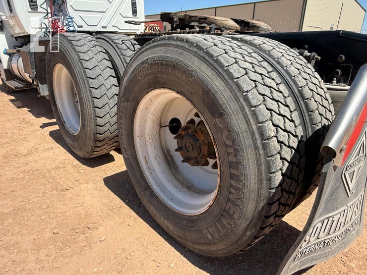 2016-international-durastar-4400-image-22