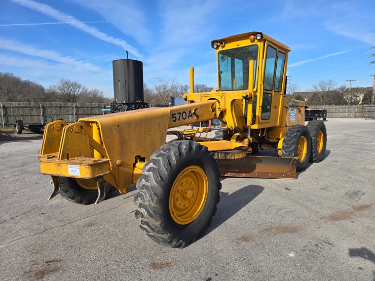 1971-deere-570a-image-1