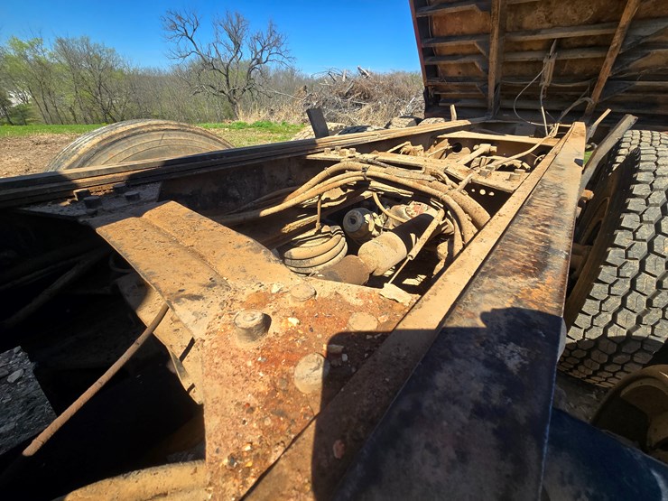 1998-mack-rd688s-image-46