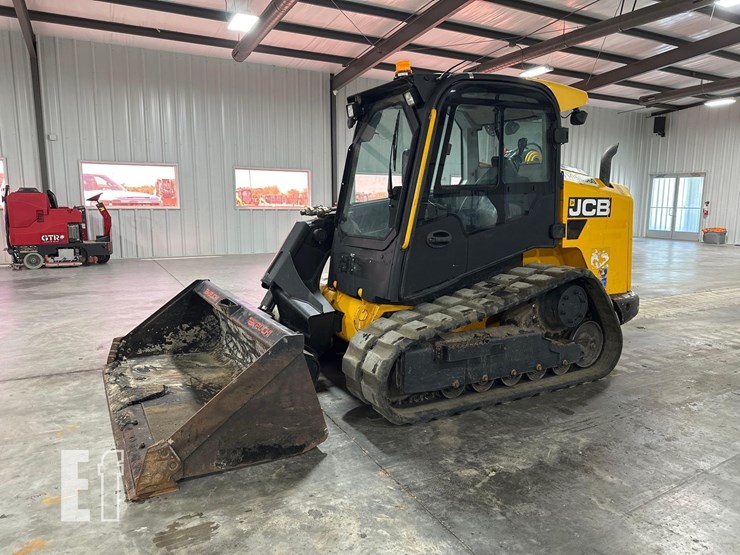 2020-jcb-3ts-8t-image-1