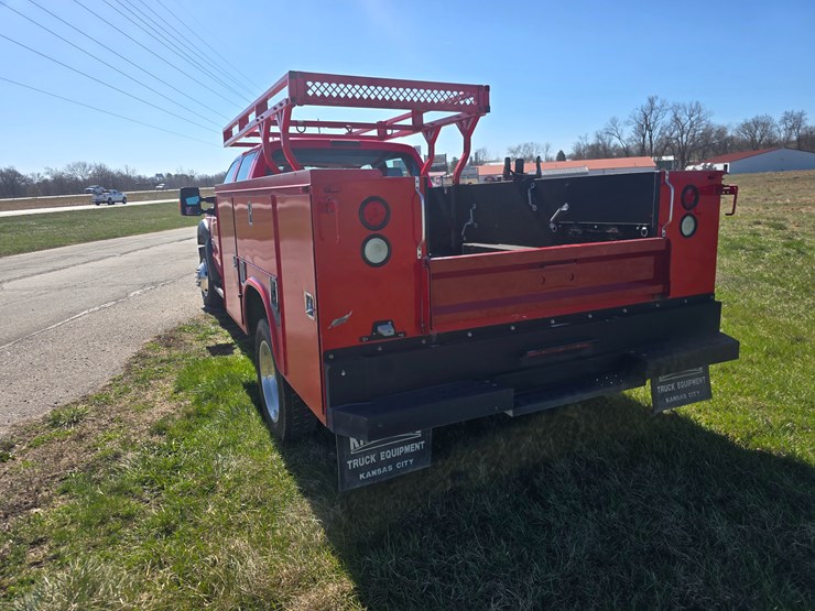 2016-ford-f550-image-8