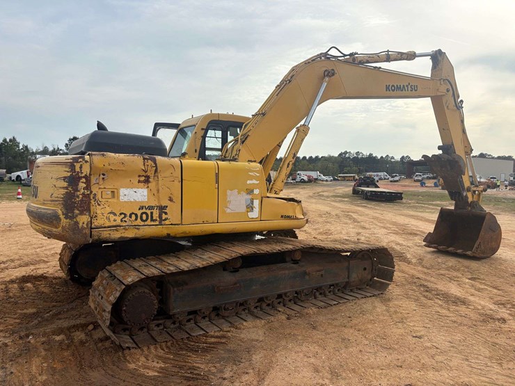 komatsu-pc200-image-3