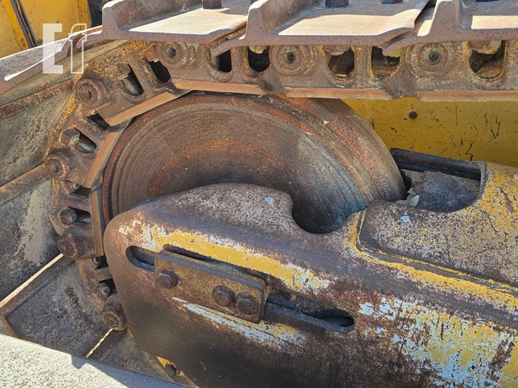 2008-deere-750j-image-26