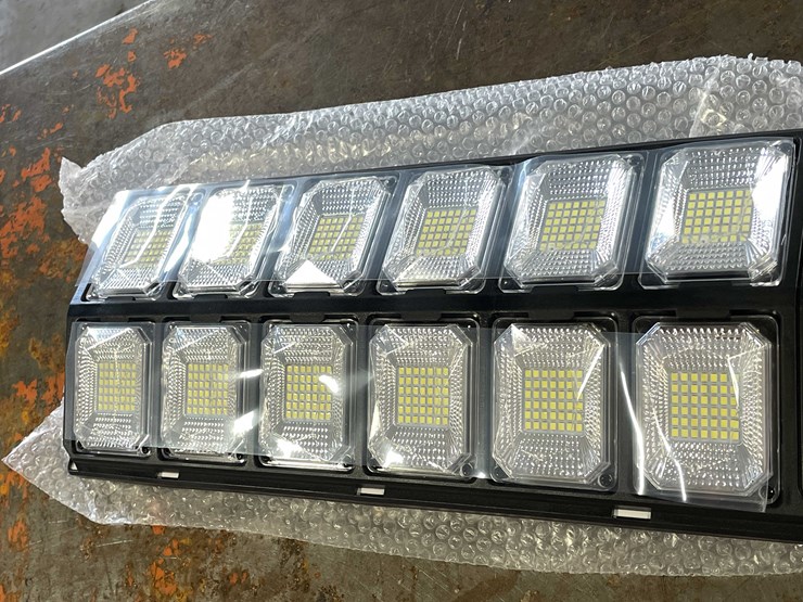 #2480-•-new-solar-induction-street-lamp-with-remote-(cw)-image-4