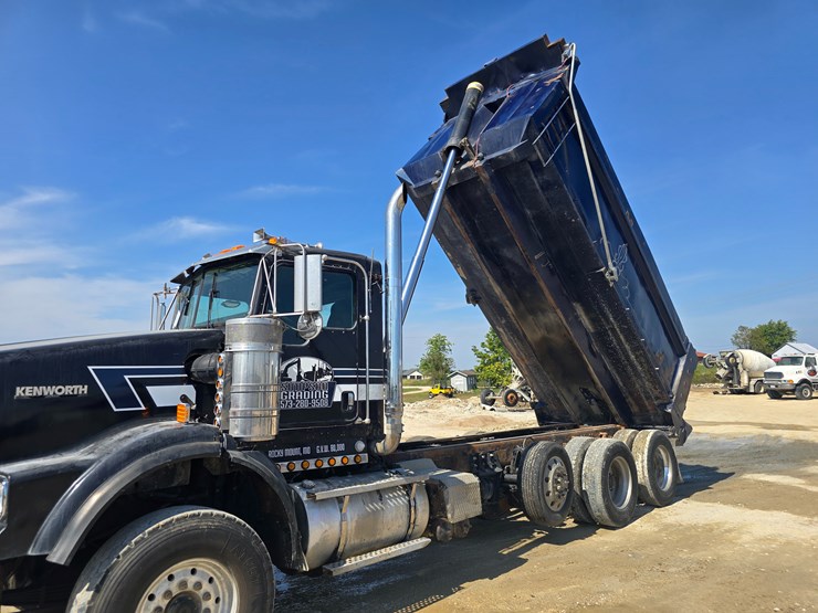 #21305-•-2003-kenworth-dump-truck-image-46
