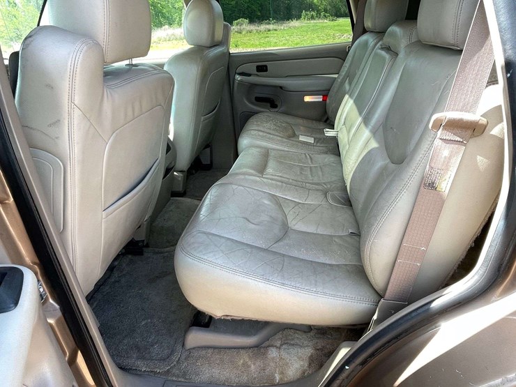 2003-chevrolet-tahoe-lt-image-14