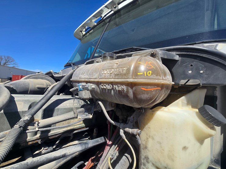 2006-freightliner-columbia-120-image-30