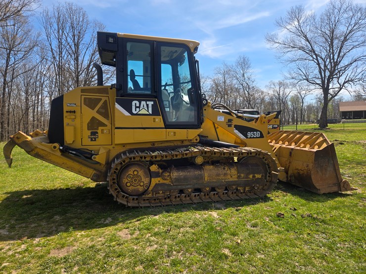 2014-caterpillar-953d-image-18