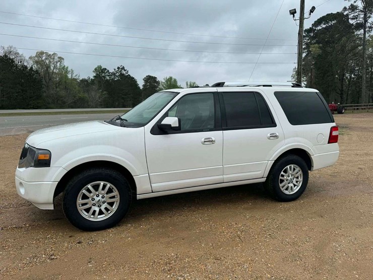 2014-ford-expedition-limited-image-3