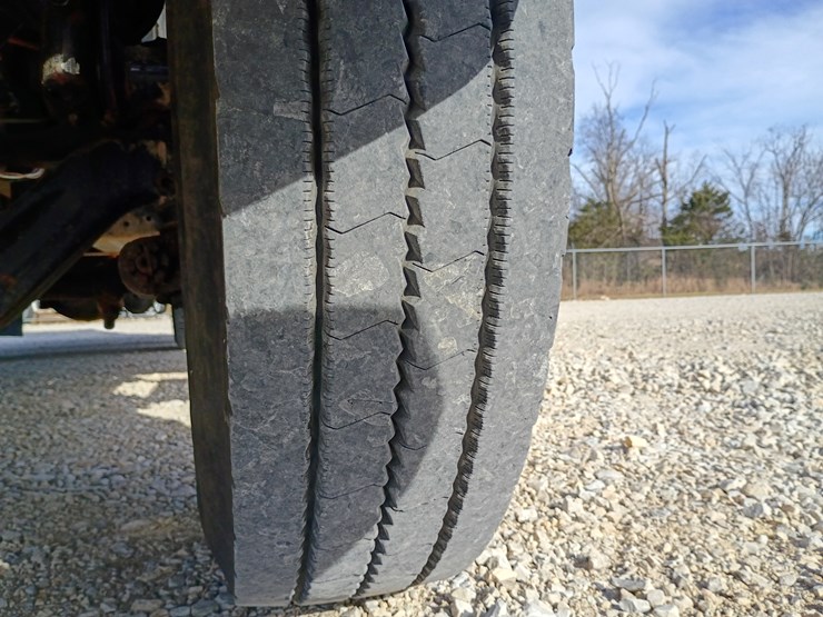 2005-ford-f750-image-104