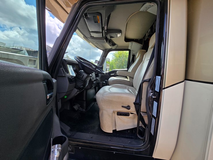 2021-international-mv607-image-69