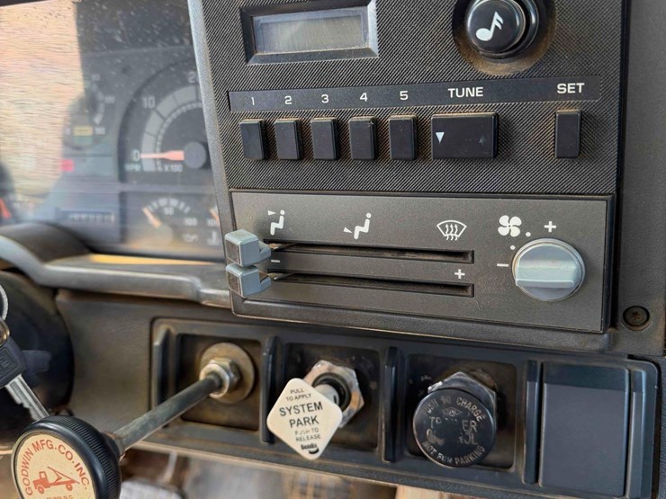 1995-gmc-topkick-image-23