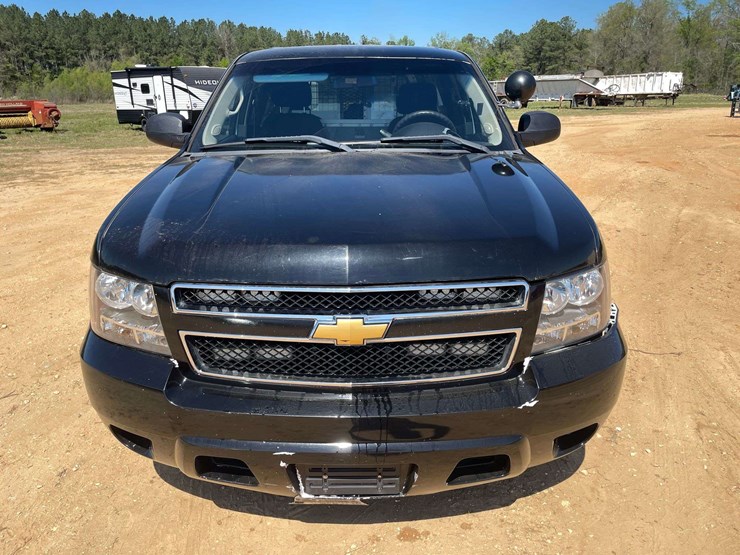 2011-chevrolet-tahoe-image-5