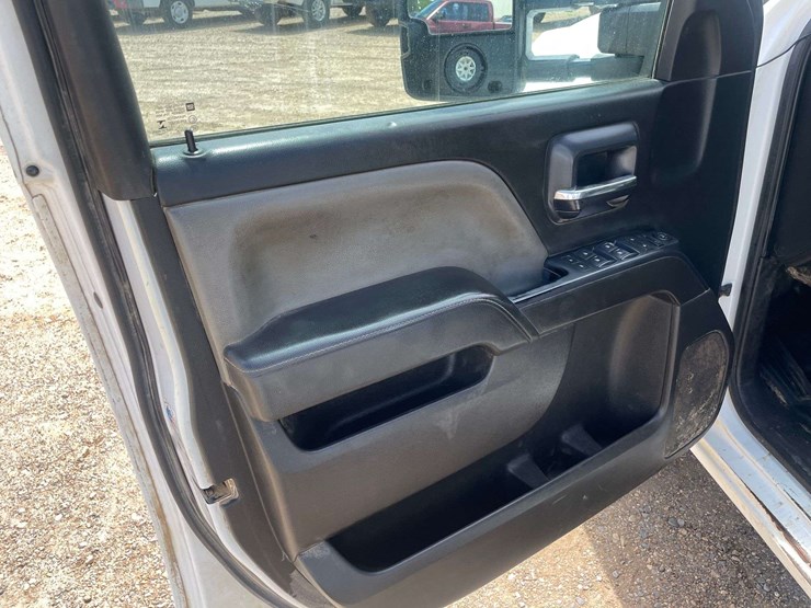 2015-chevrolet-silverado-3500-image-9