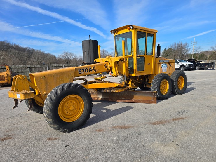 1971-deere-570a-image-3