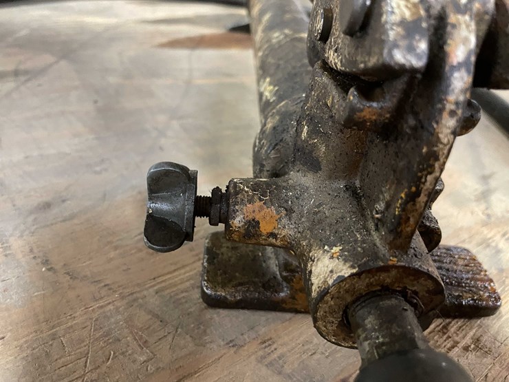 #2418-•-power-team-10-ton-porta-power-hand-pump-(pr12)-image-3