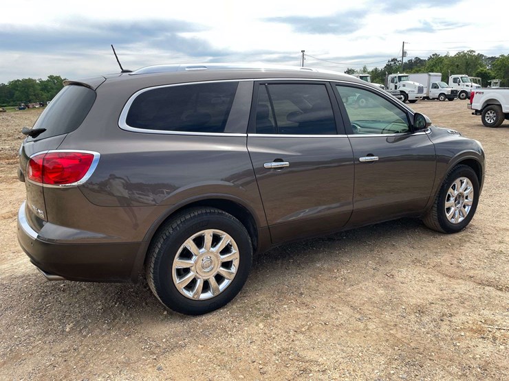 2011-buick-enclave-cxl-image-3
