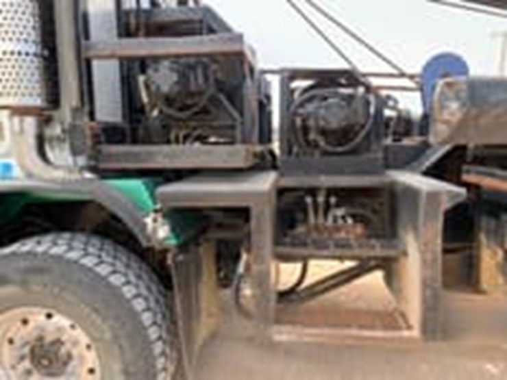 2005-kenworth-t800b-image-13