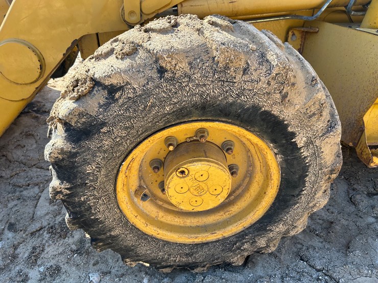 2005-caterpillar-420d-image-15