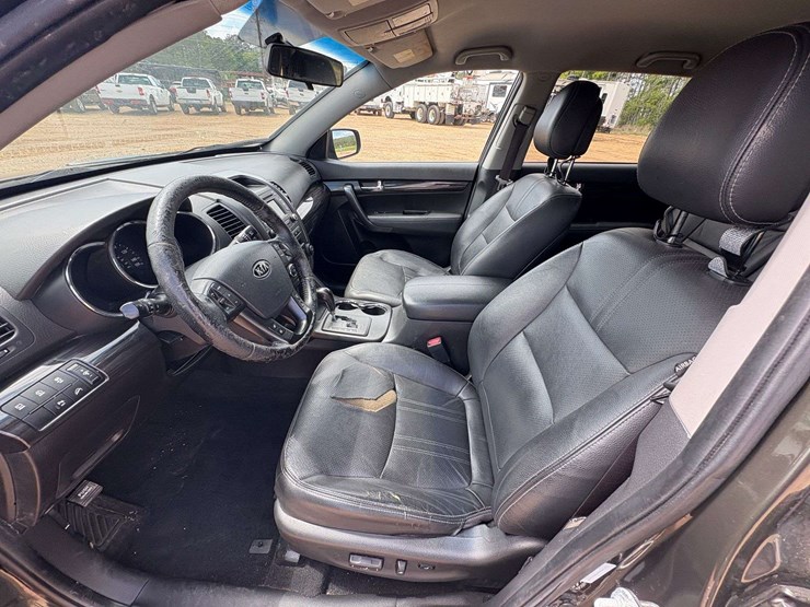 2013-kia-sorento-image-16