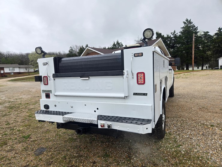 2019-chevrolet-silverado-2500-image-15