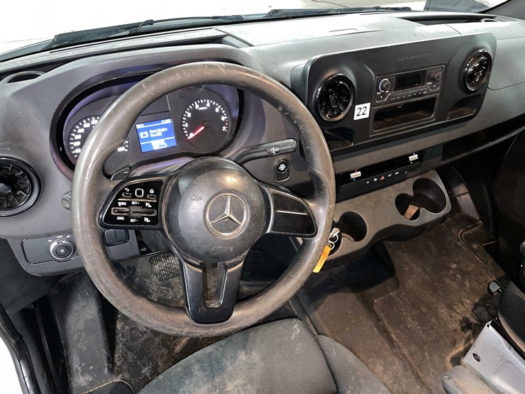 #1450-•-2019-mercedes-sprinter-van-(has-wi-title)-(of)-image-25