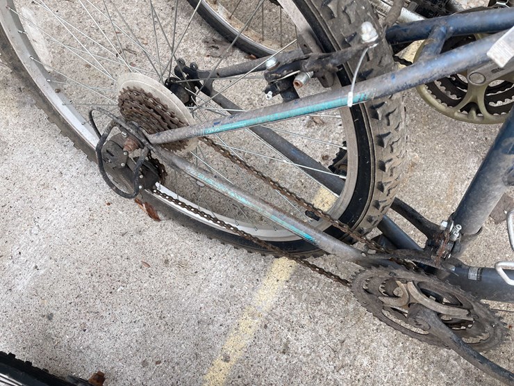 #7074-•-(4)-bikes-(o4)-image-12