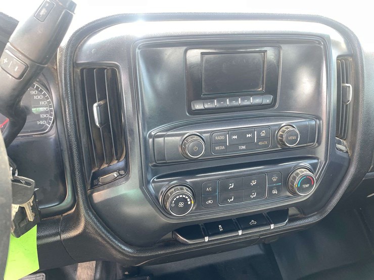 2015-chevrolet-silverado-3500-image-13