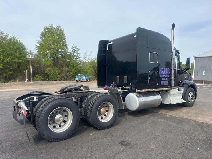 2016-peterbilt-579-image-9