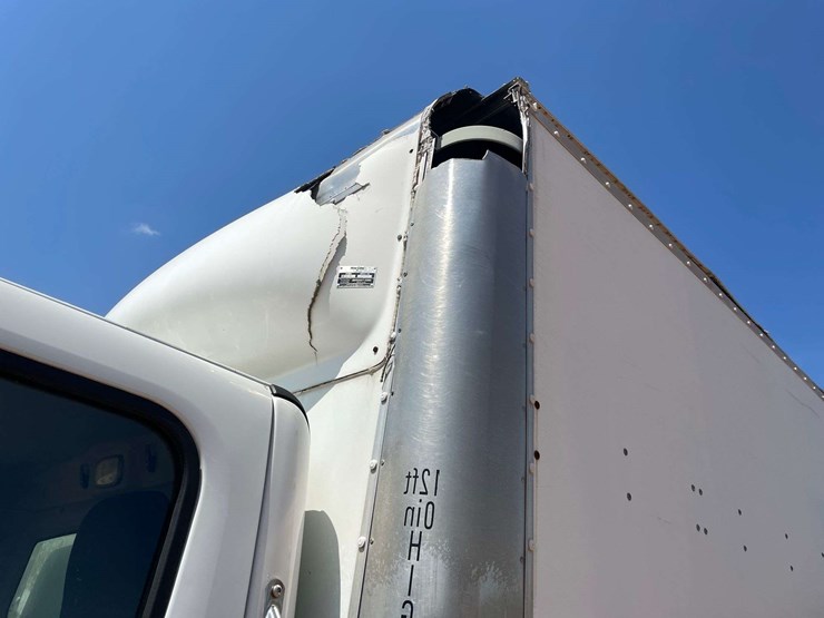 2016-freightliner-m2-106-image-14