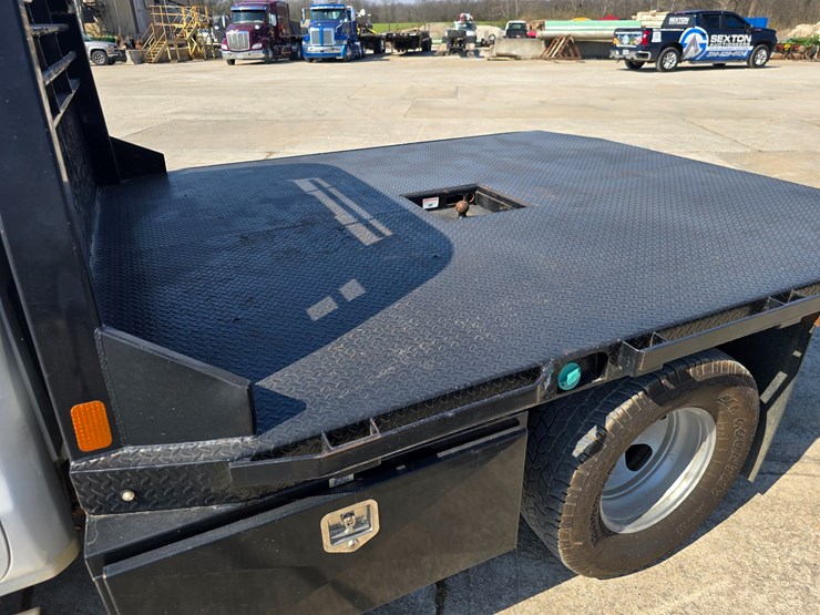 2015-chevrolet-silverado-3500-image-41