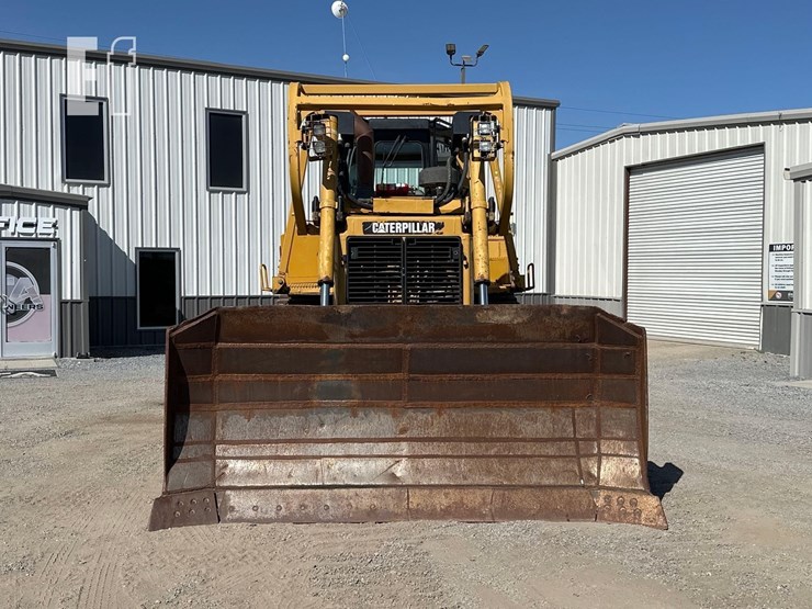 2011-caterpillar-d6t-image-7