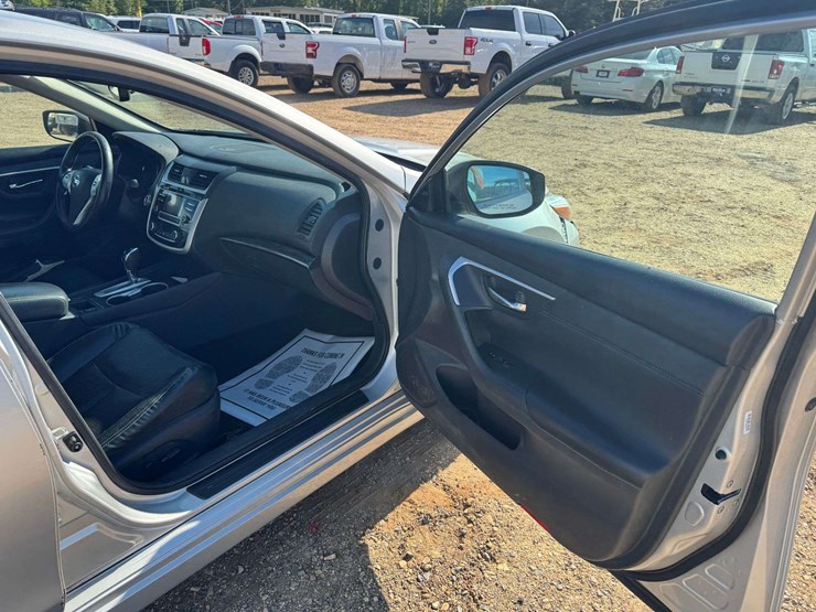 2018-nissan-altima-sl-4-door-sedan-(193,505-miles)-image-15