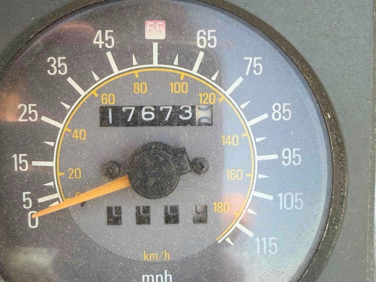 yamaha-venture-motorcycle-image-12