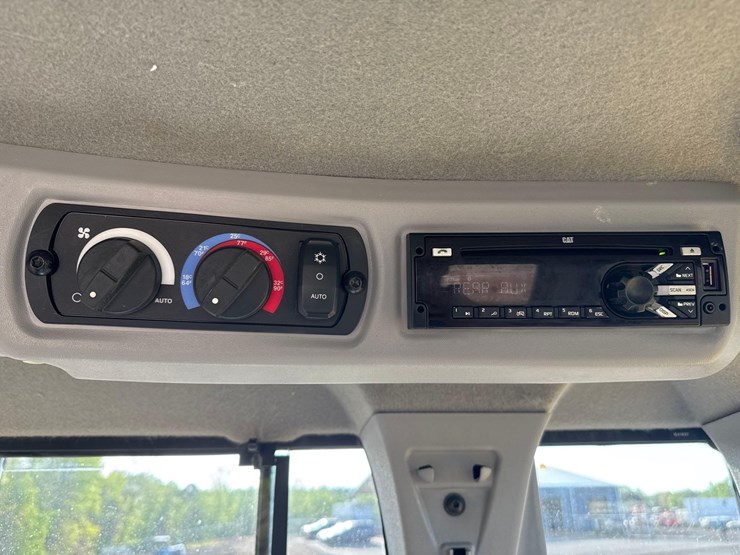 2021-caterpillar-926m-image-32