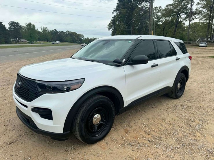 2021-ford-explorer-image-1