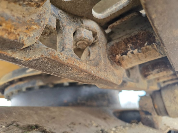 2014-deere-160g-lc-image-40