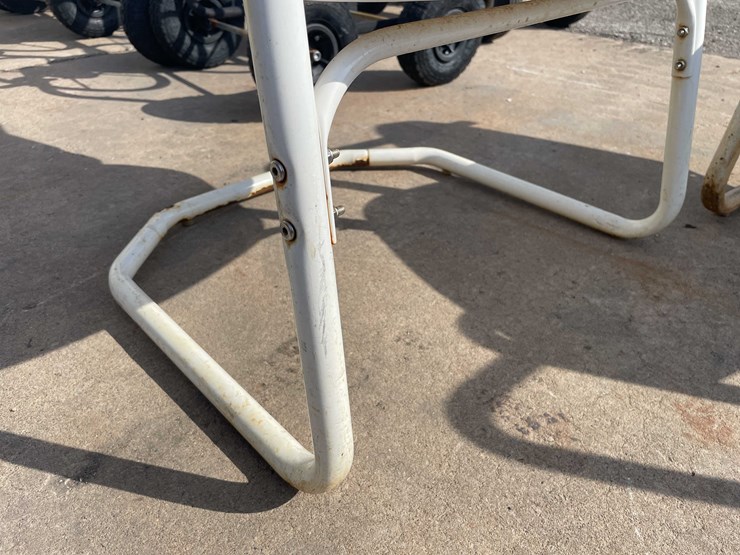 #7024-•-(4)-vintage-metal-patio-chairs-(o4)-image-16