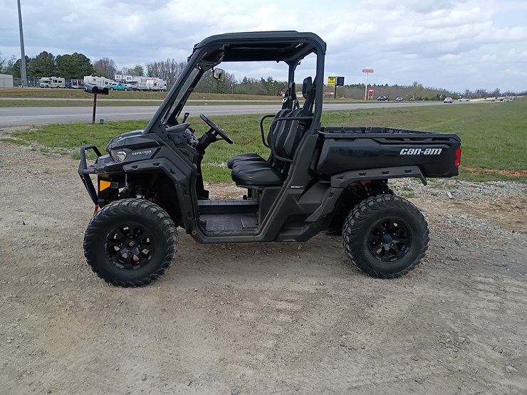 2022-can-am-defender-hd9-image-3