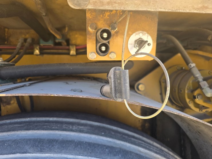 2006-caterpillar-ap-1000d-image-47