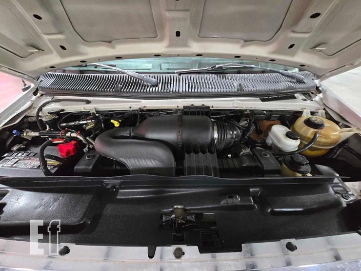 2011-ford-e350-xlt-image-19