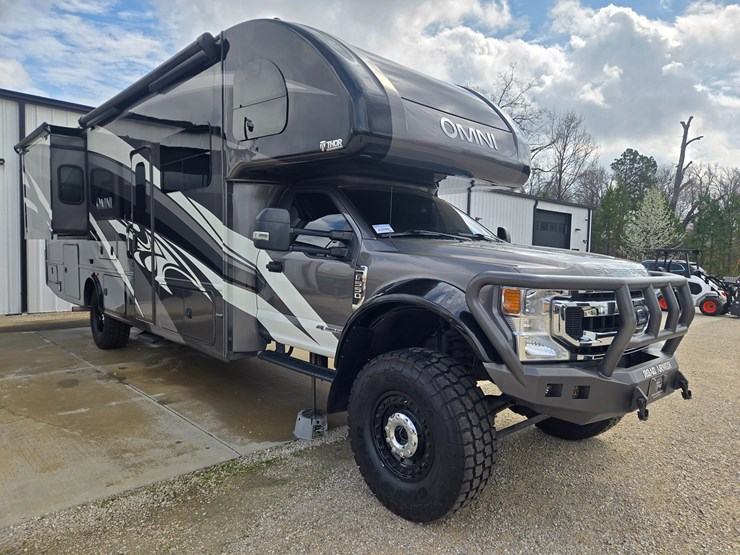 2020-ford-f550-image-19