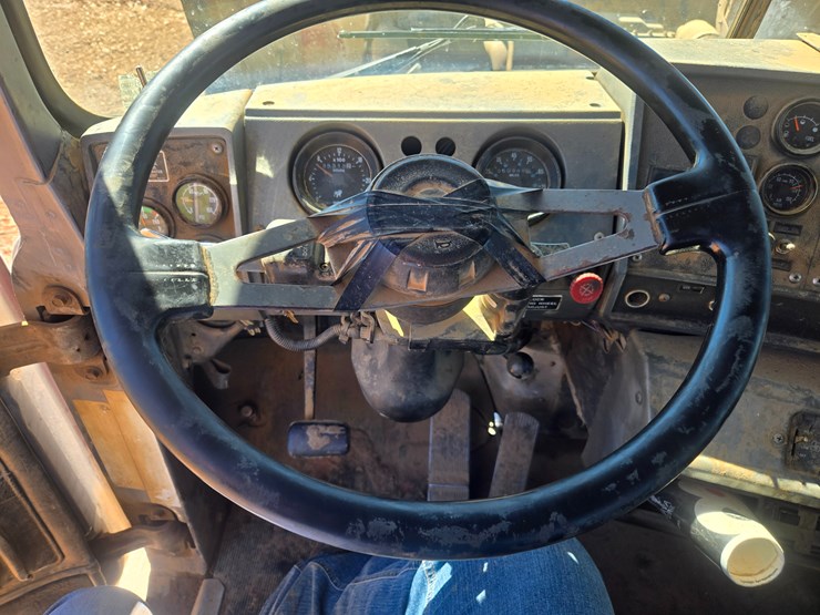 1998-mack-rd688s-image-81