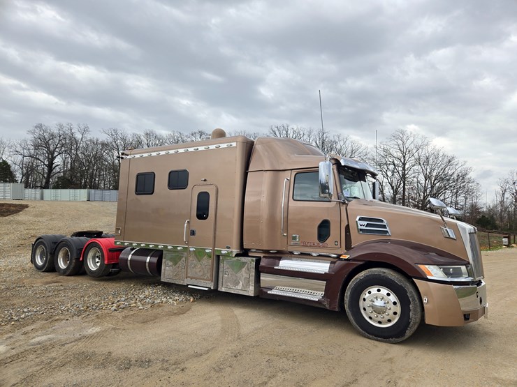 2017-western-star-5700xe-image-28