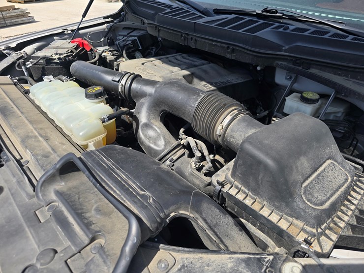 2022-ford-f150-image-22