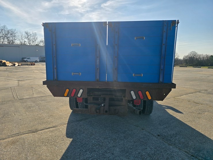 2016-ford-f550-image-9