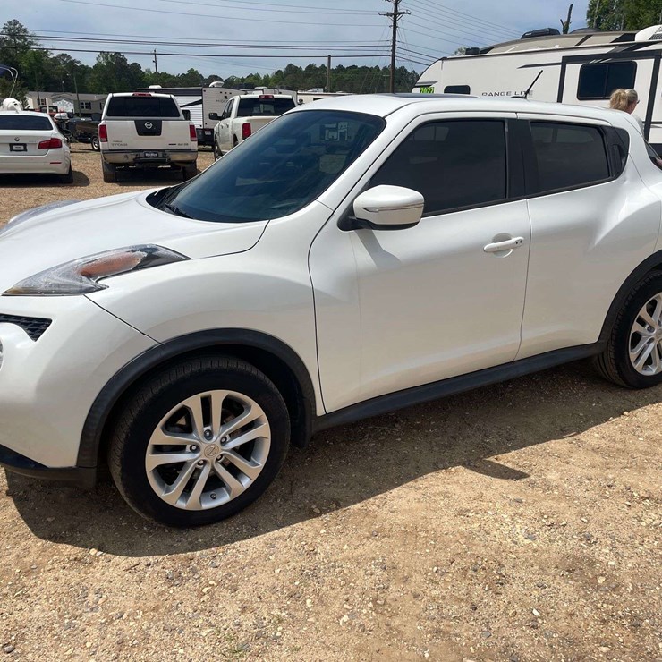 2015 NISSAN JUKE
