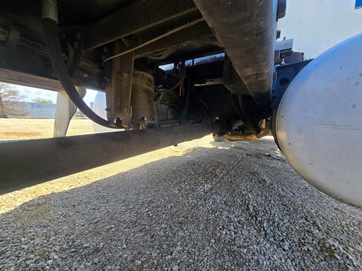 1996-peterbilt-377-image-89