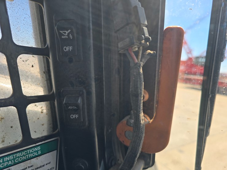 2020-bobcat-t770-image-51