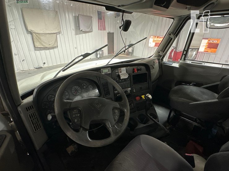 2017-international-prostar-image-13